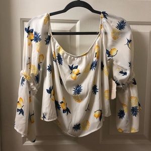 Off the shoulder lemon top!